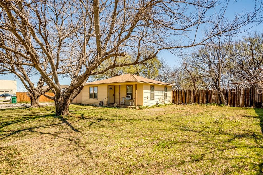 308 N Kickapoo St