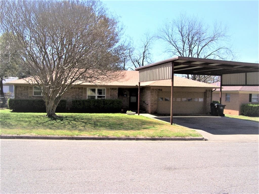 512 W Brock St