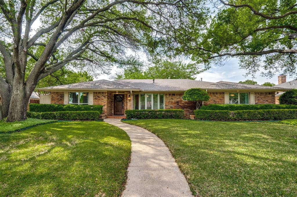 2612 Eucalyptus Dr