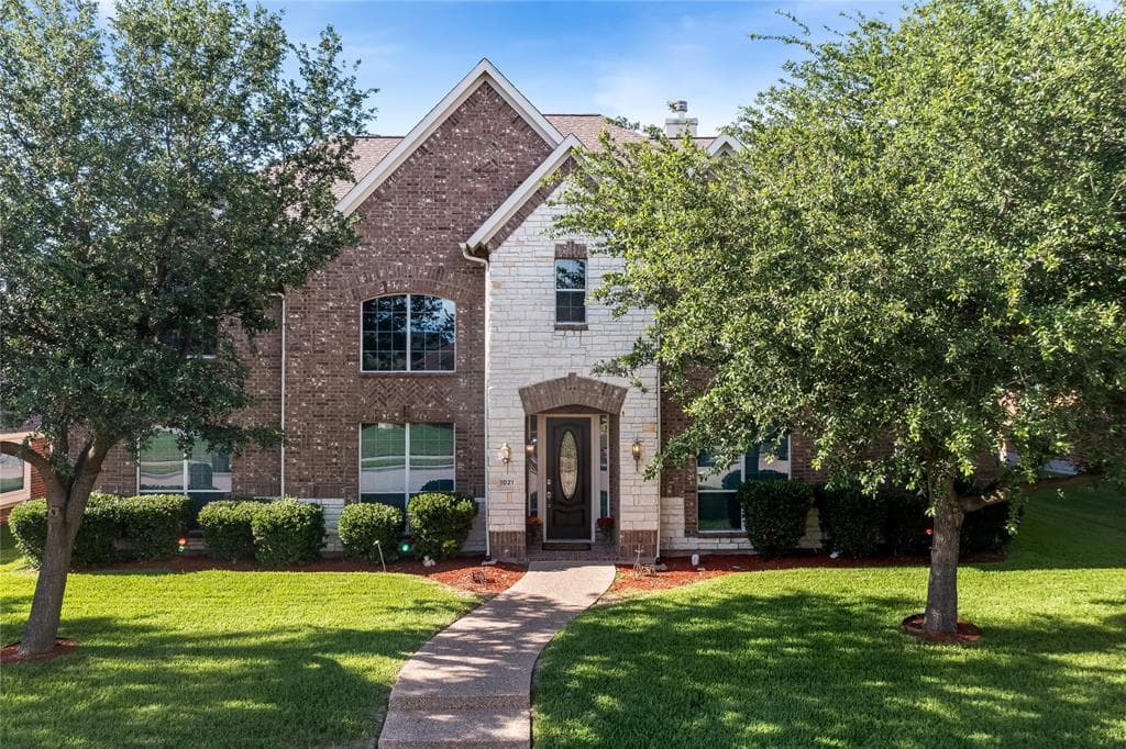 1021 Trailwood Dr