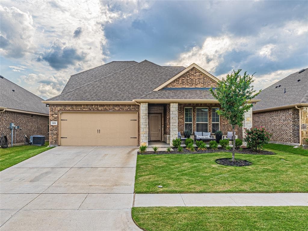 225 Garden Grove Dr