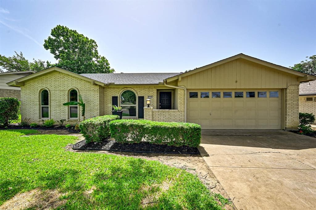 2732 Lago Vista Loop