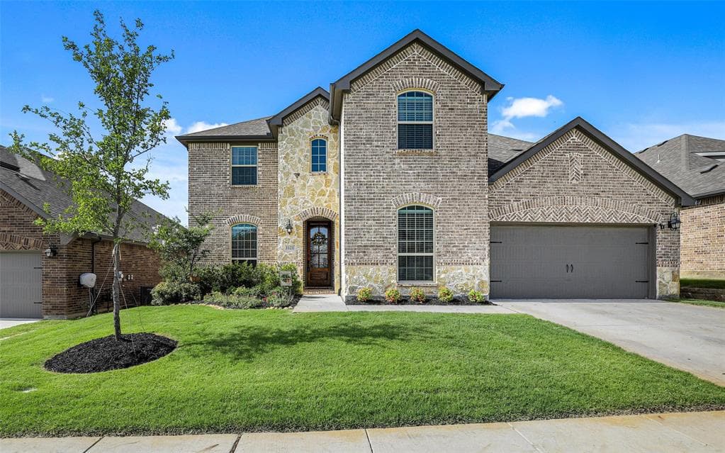 1121 Daylily Dr