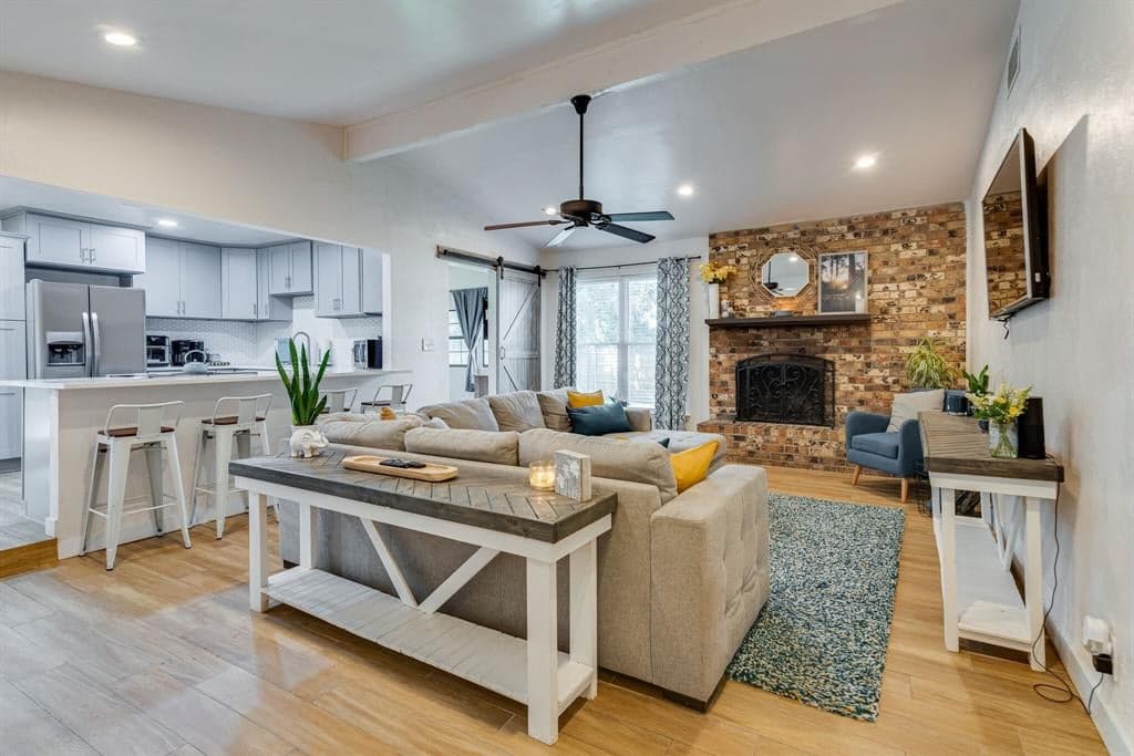 Main property image