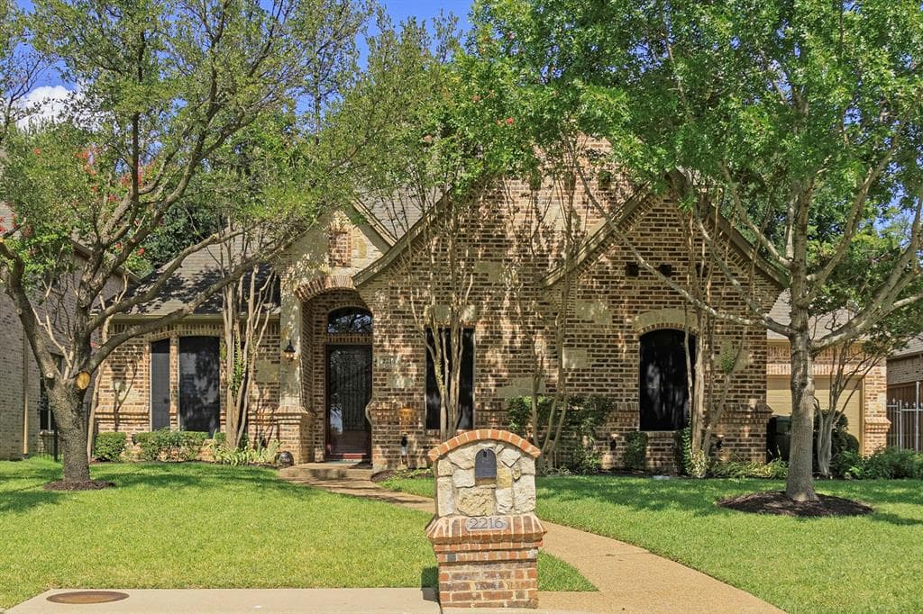 2216 Farrington Ln