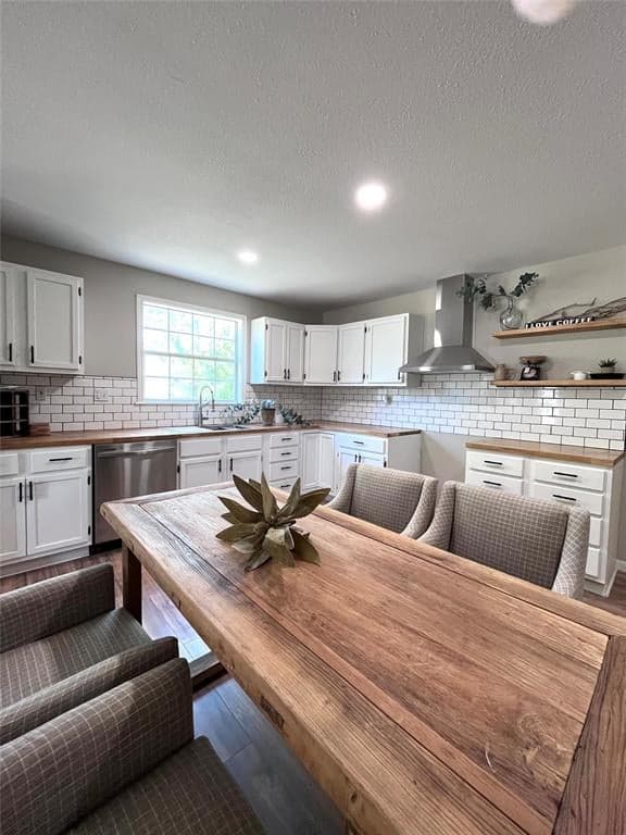 2190 Highway 3381