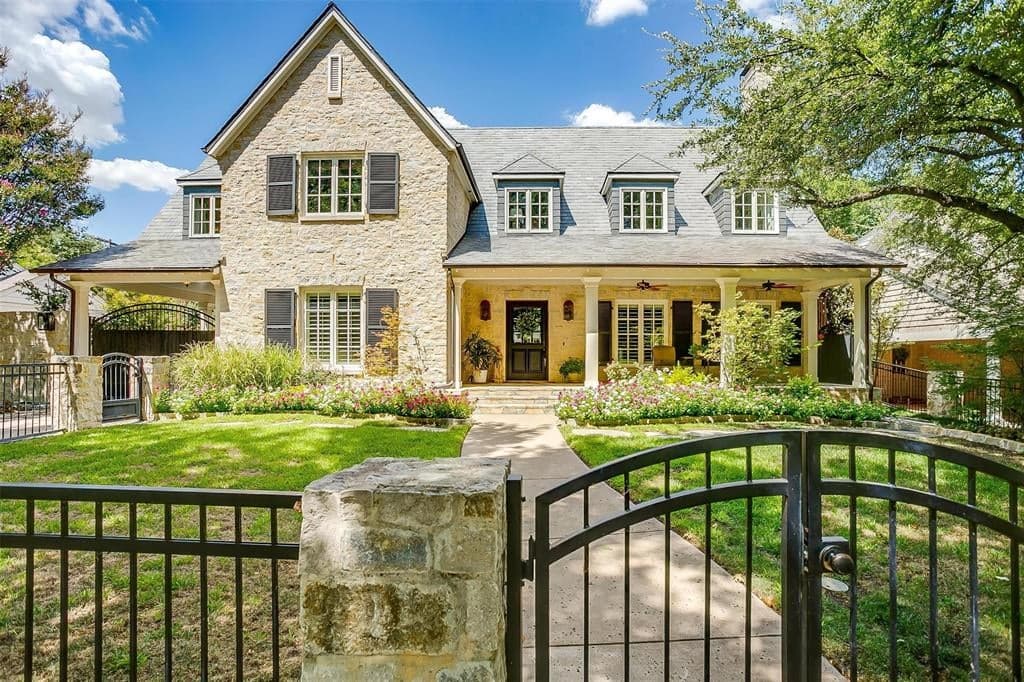 3652 Monticello Dr