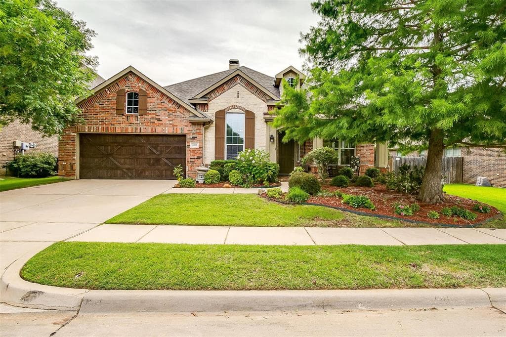 4215 Plumbago Dr