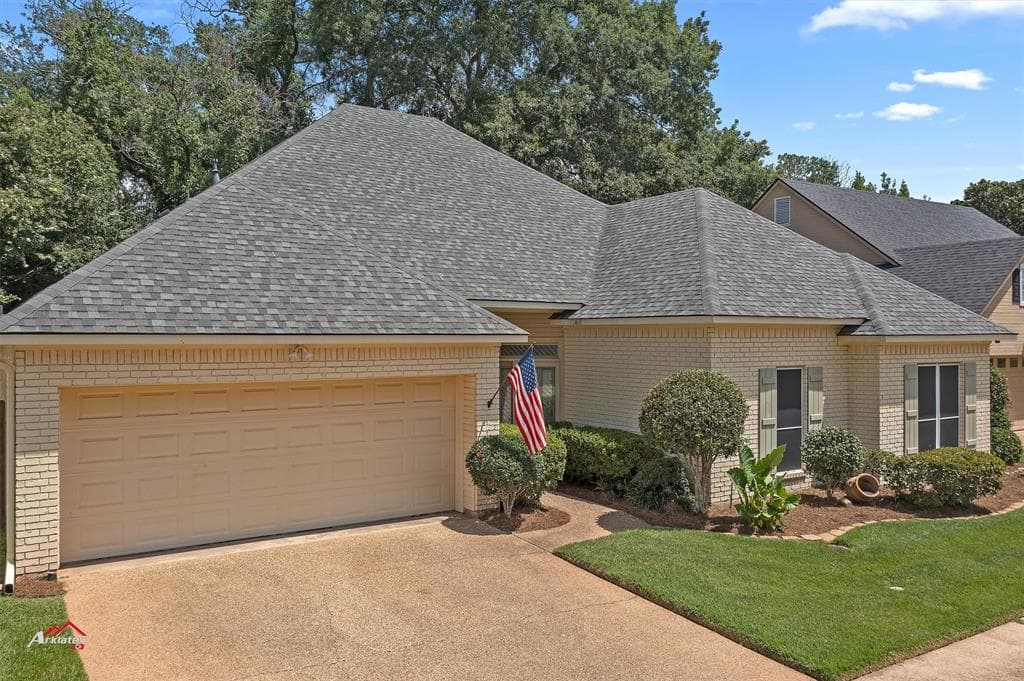 174 Maximilian Ln