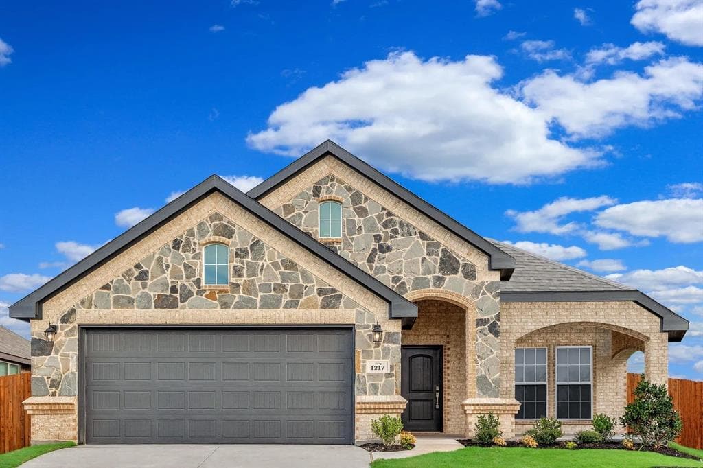 1217 Queens Brook Ln