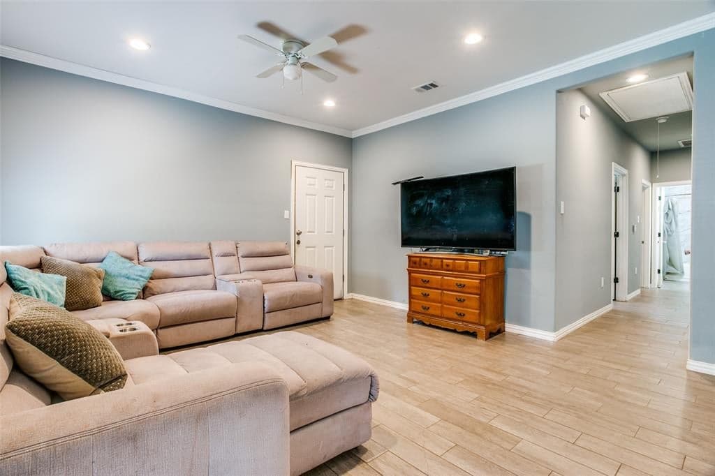 Gallery image 4