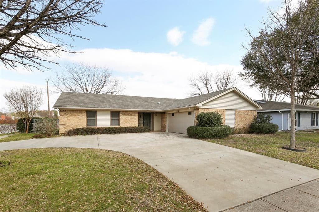 333 Gloria St