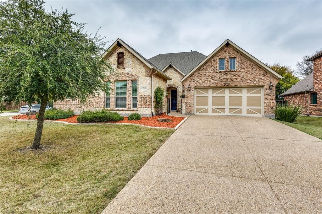 3016 Leslie Dr