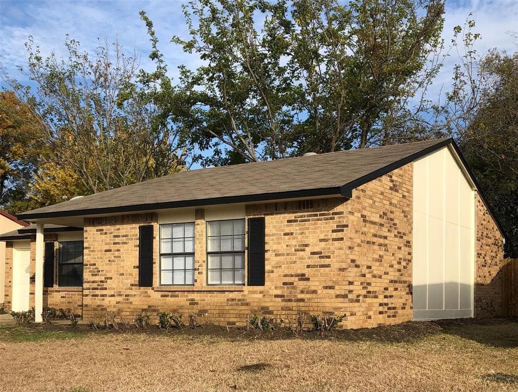 801 Levelland Dr