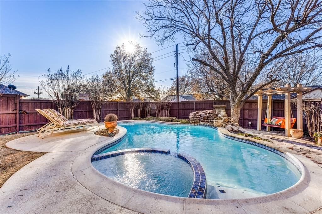 507 Creekside Ln