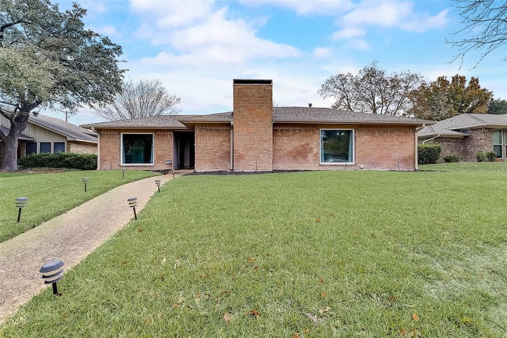 3913 Saddlehead Dr
