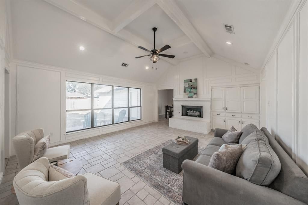 7601 Salzburg Dr