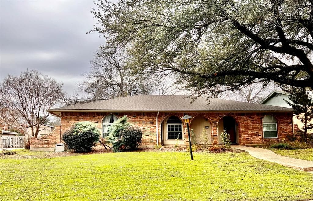 609 Nw Chisholm Rd