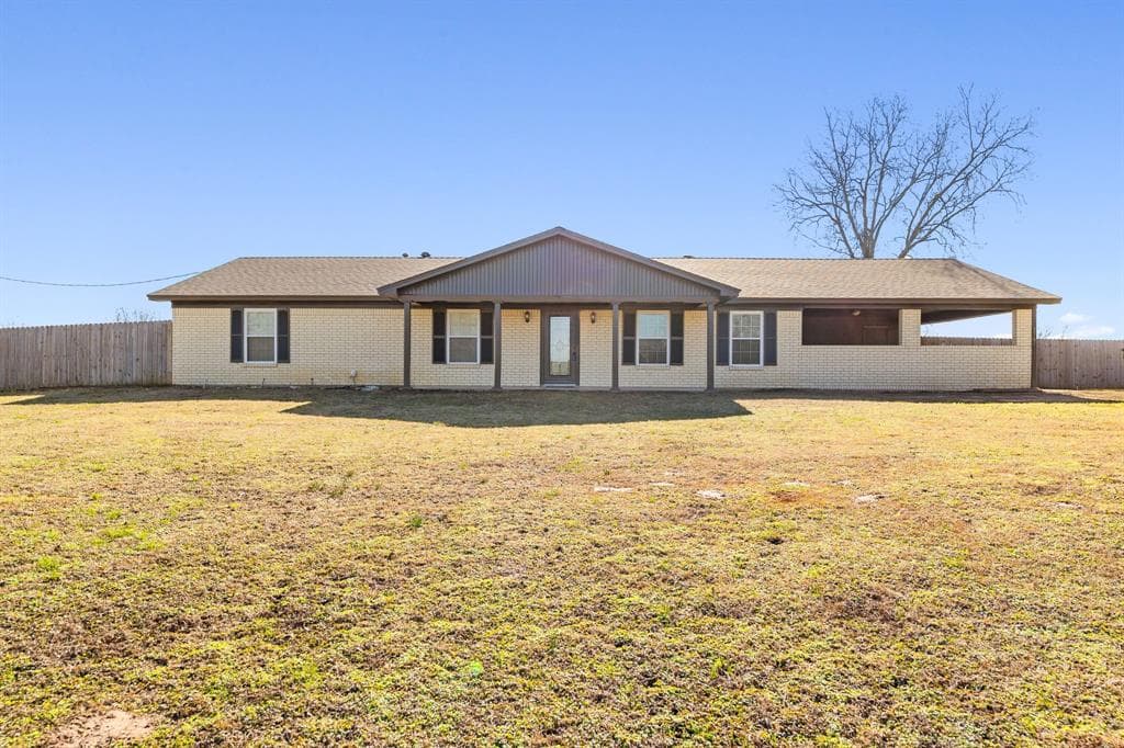 1165 Mackey Rd N
