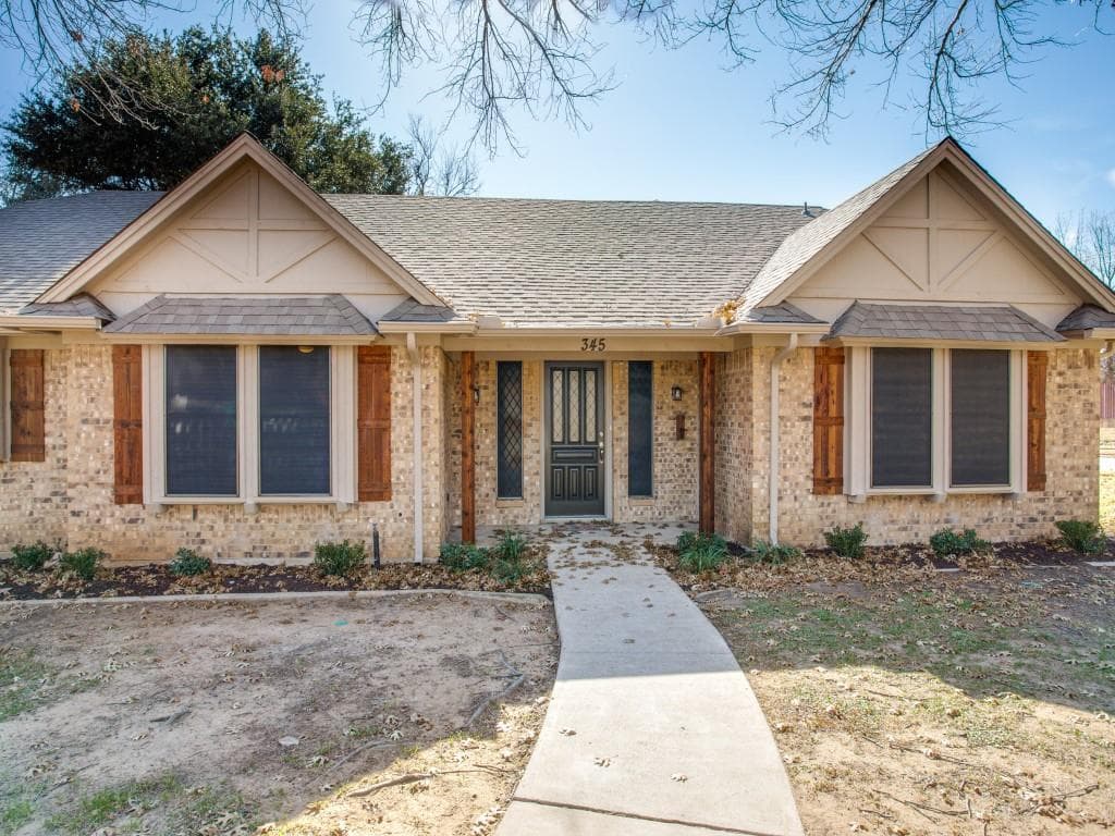 345 Stratford Dr
