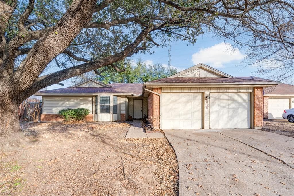4213 Whitman Ln