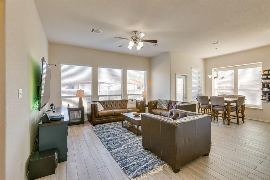 Main property image