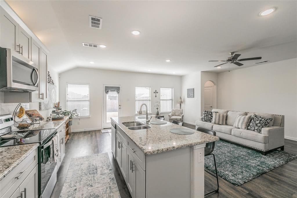 115 Willowbend Loop