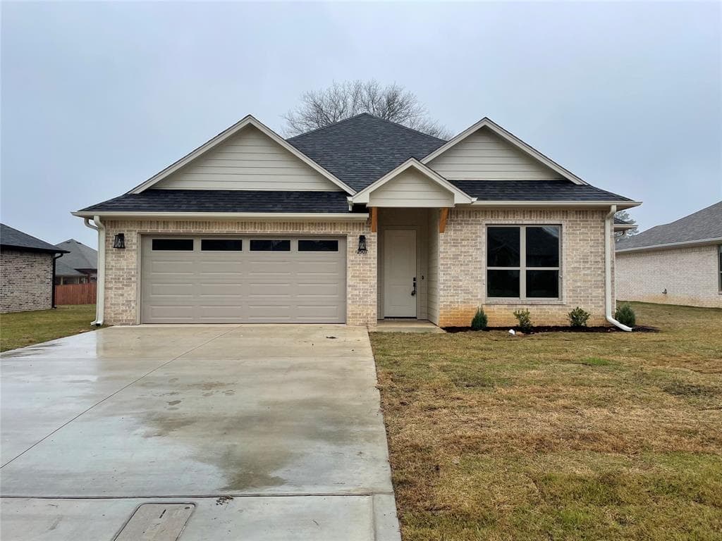 2507 Maggie Ln