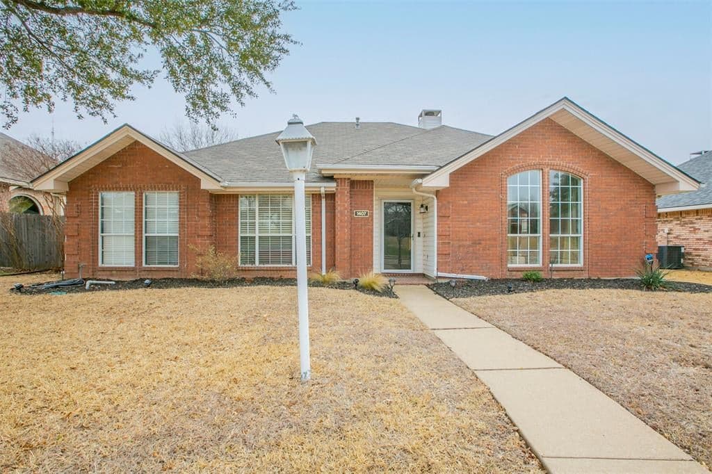 1407 Dudley Dr