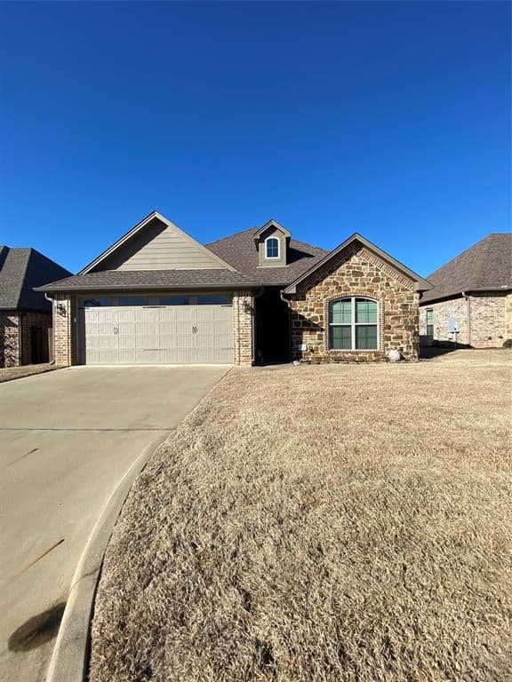 102 Fredricksburg Cir