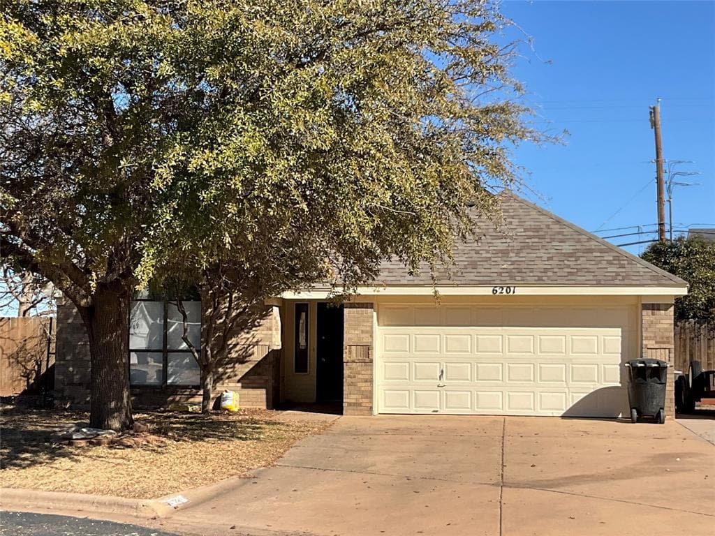 6201 Live Oak Trl