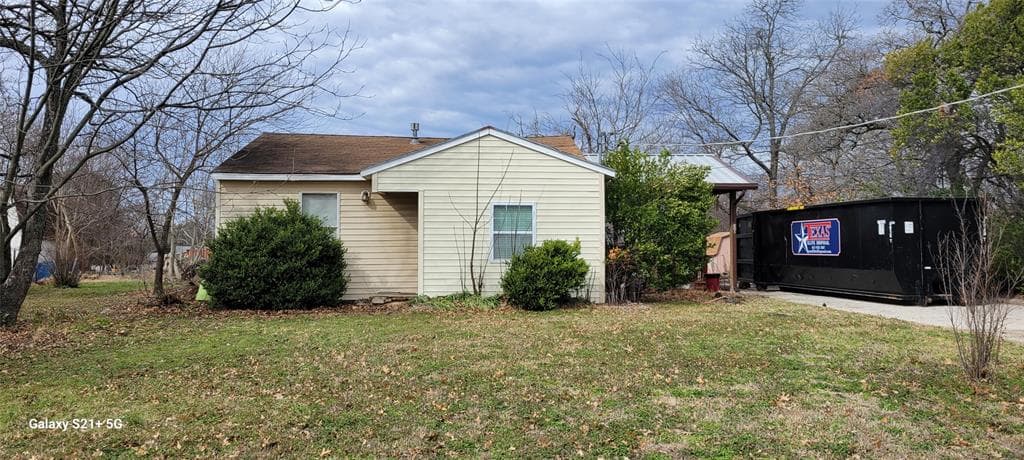 321 Center Ln