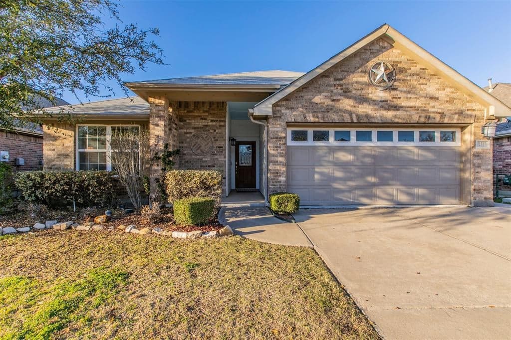 1517 Cockatiel Dr