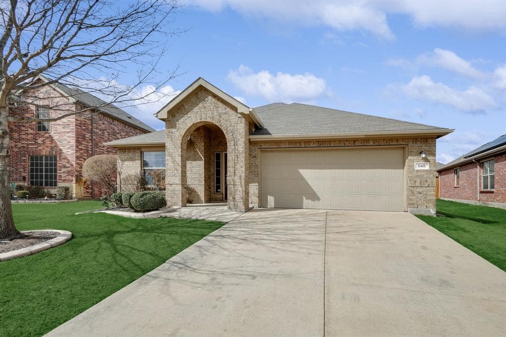 548 Bromeliad Dr
