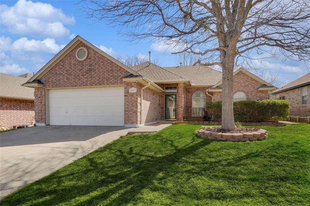 2513 John Dr