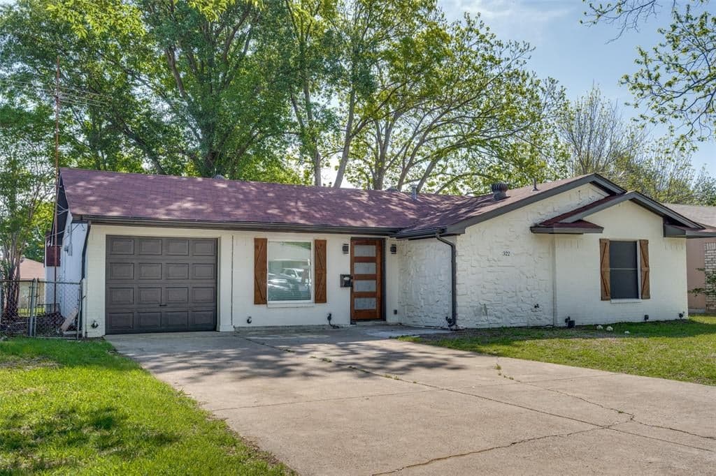 322 Teakwood St
