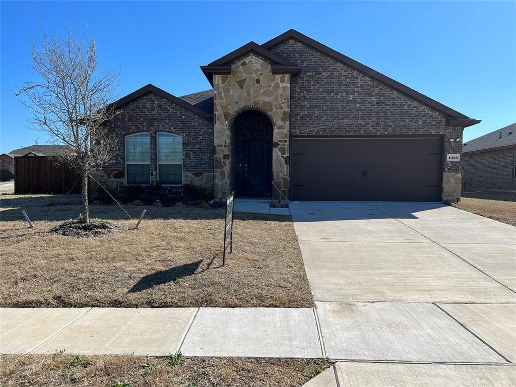 1305 Pistachio Dr