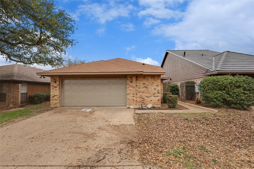 2421 Libra Dr