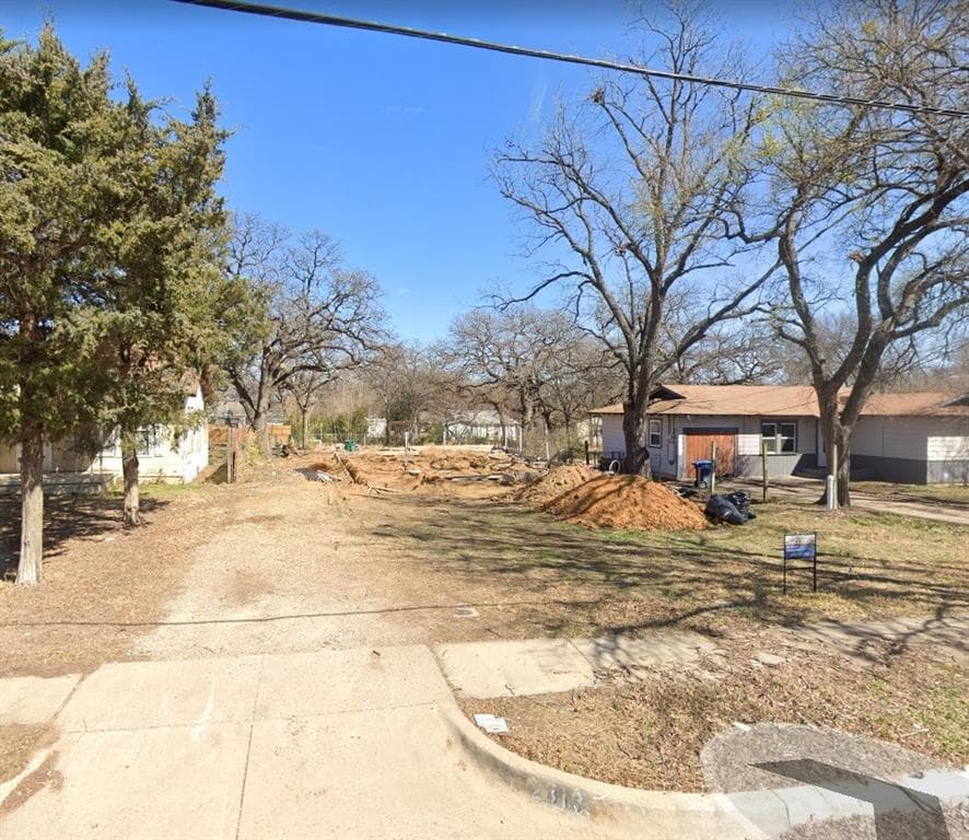 2813 Canton Dr