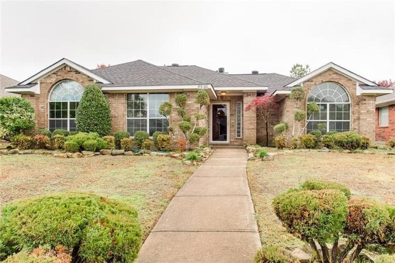 2526 Palisades Pl