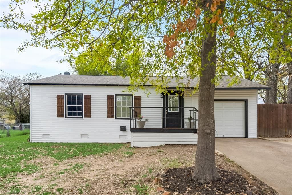 151 Hickory Trl