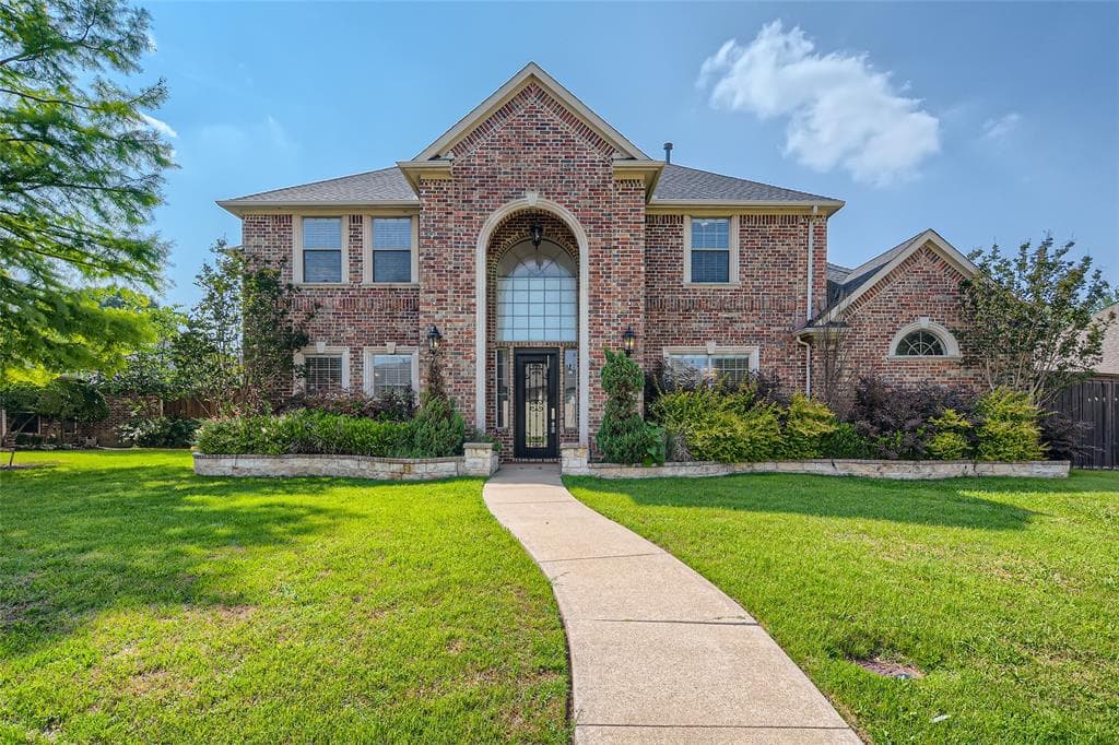 1325 Heritage Hill Dr