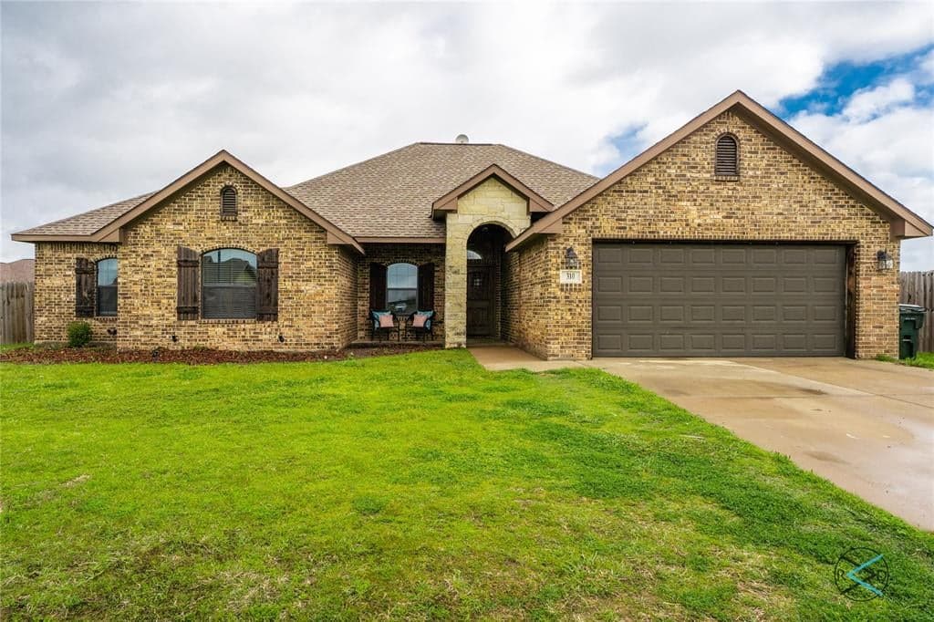 310 W Alene Dr