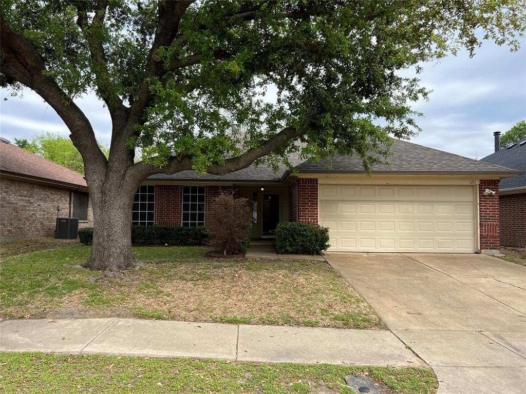 1211 Hanover Dr