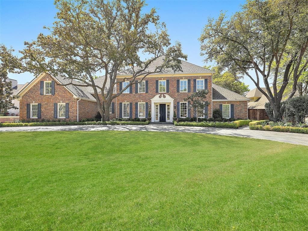 5320 Doral Cir
