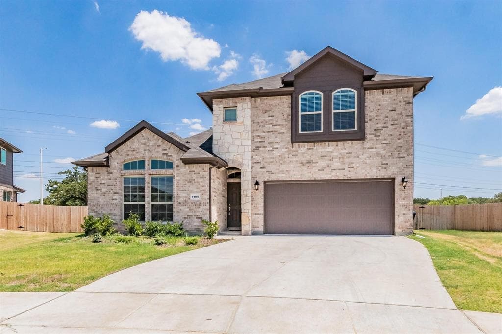 1100 Salem Dr