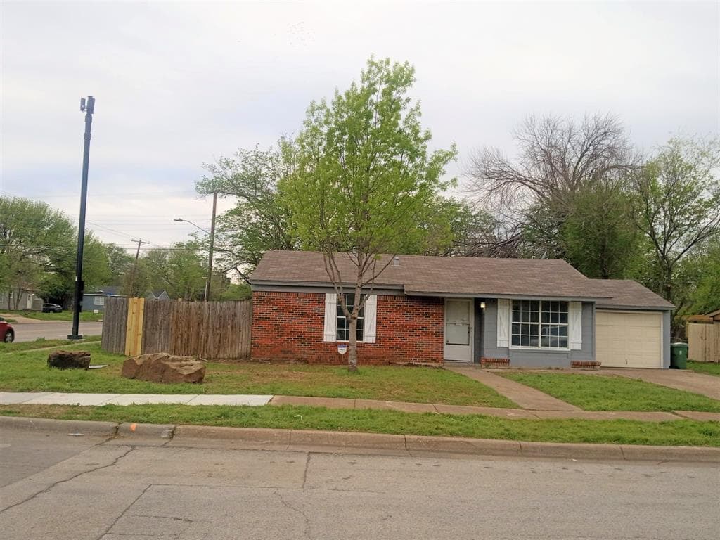 1420 Connally Ter