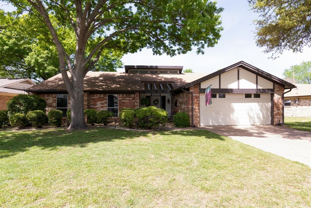324 Stratford Dr
