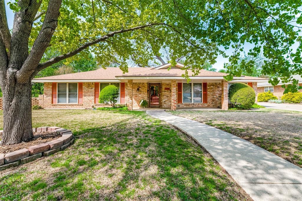4300 Springbranch Dr