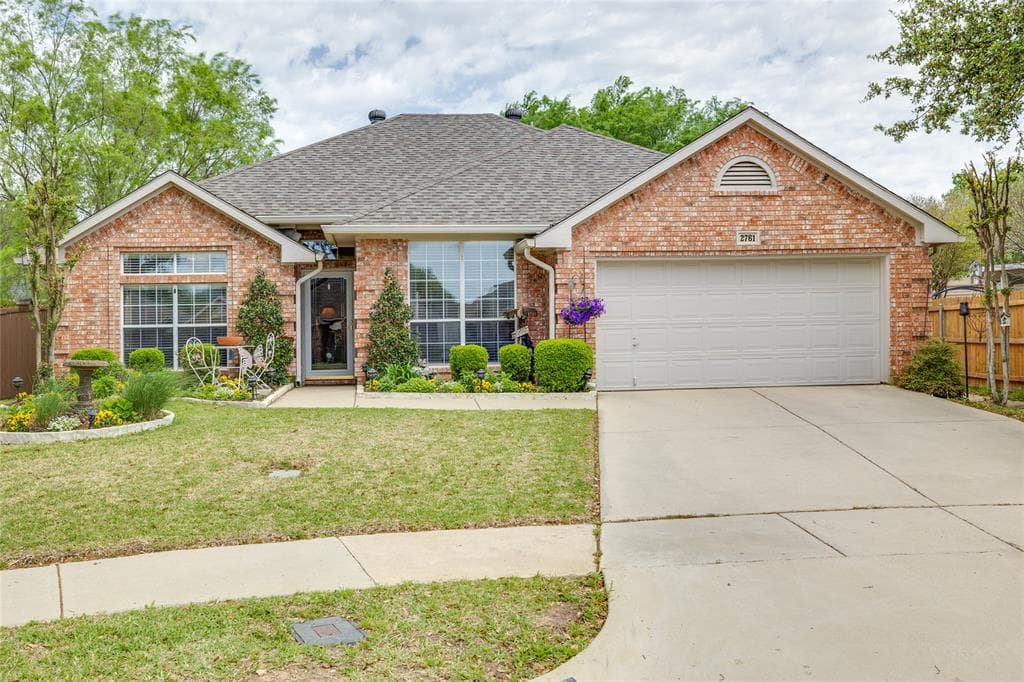 2761 Crystal Glenn Cir